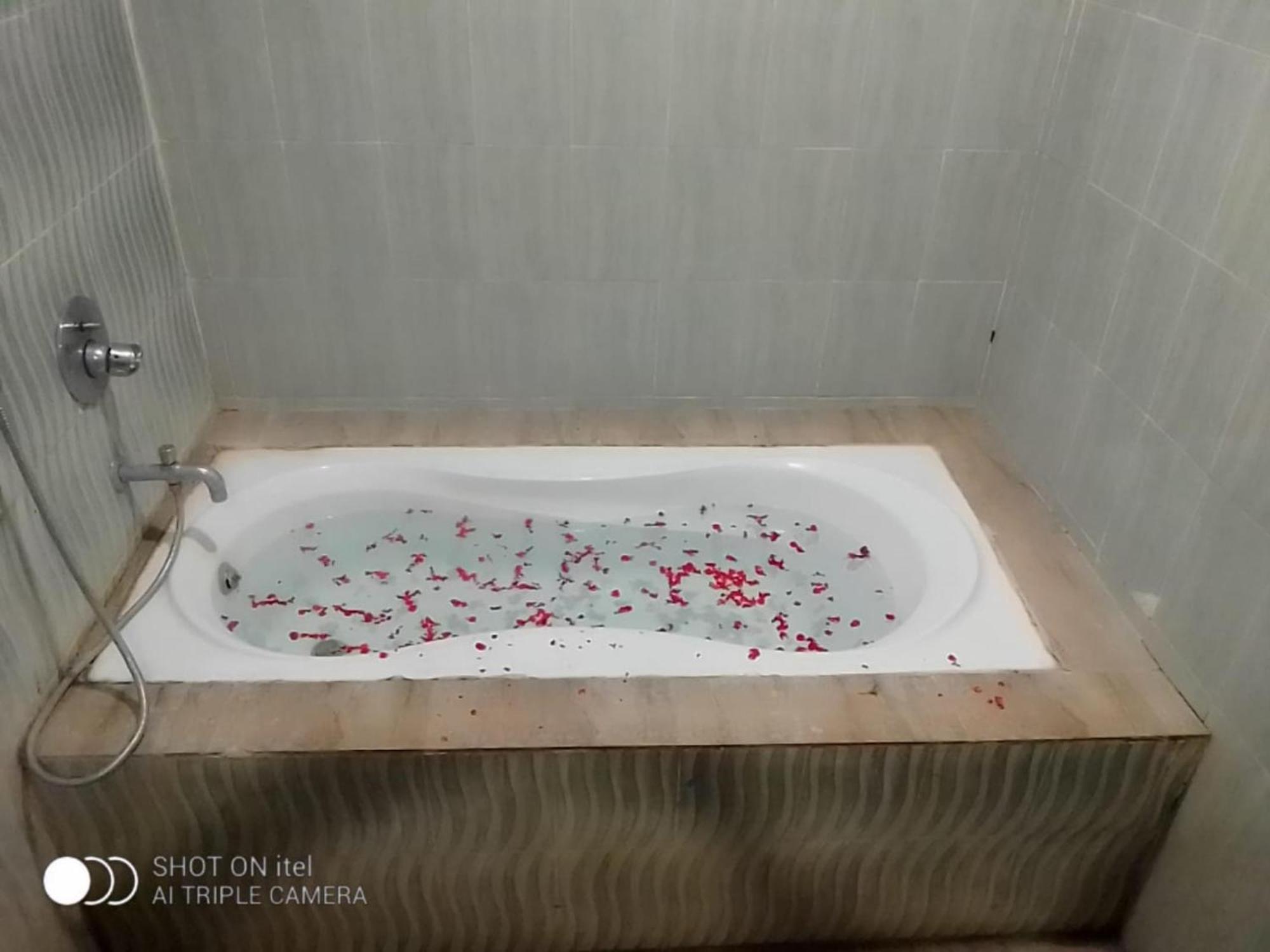 Gold India Beach Resort Govind Nagar Екстер'єр фото
