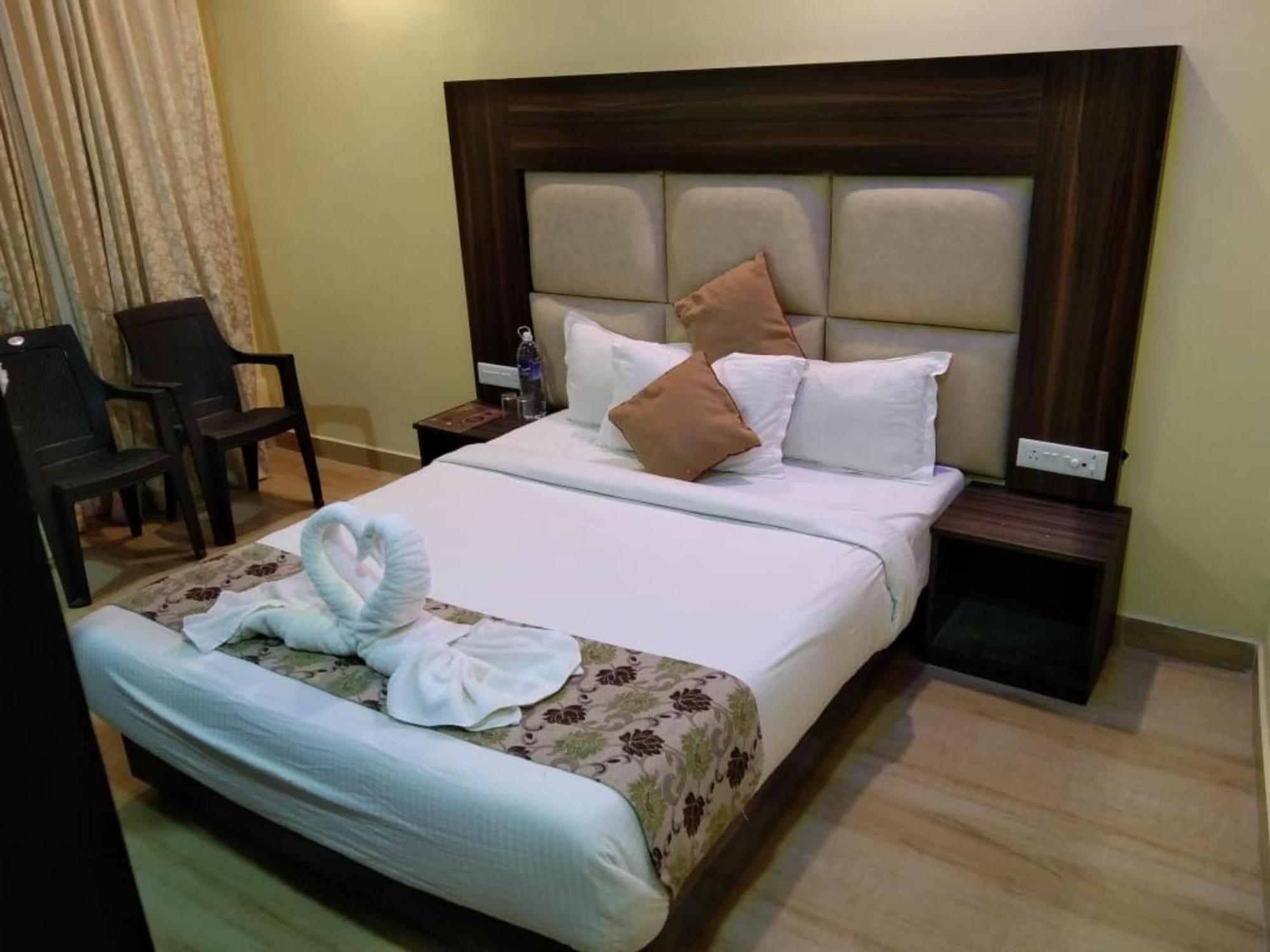 Gold India Beach Resort Govind Nagar Екстер'єр фото