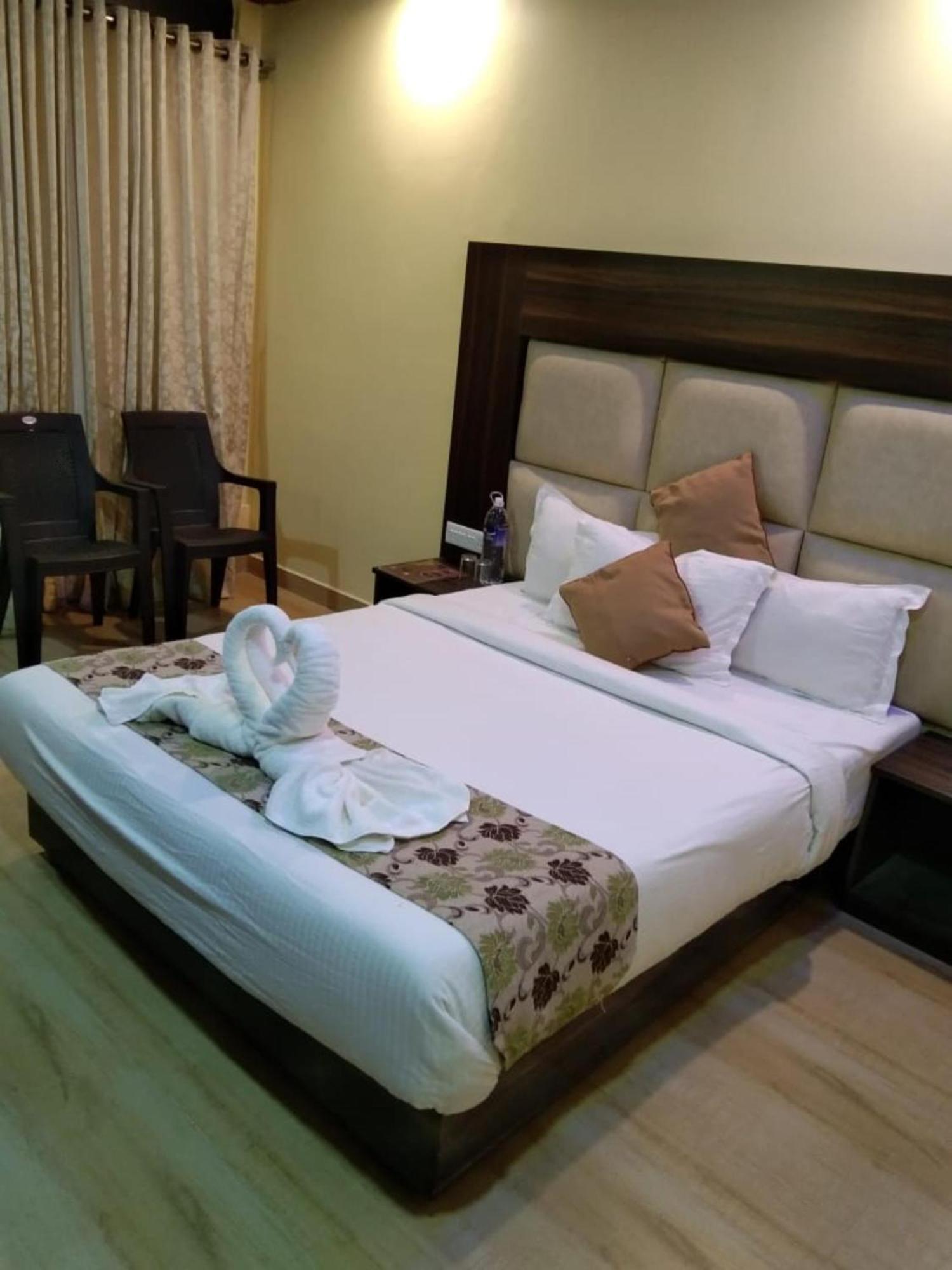 Gold India Beach Resort Govind Nagar Екстер'єр фото