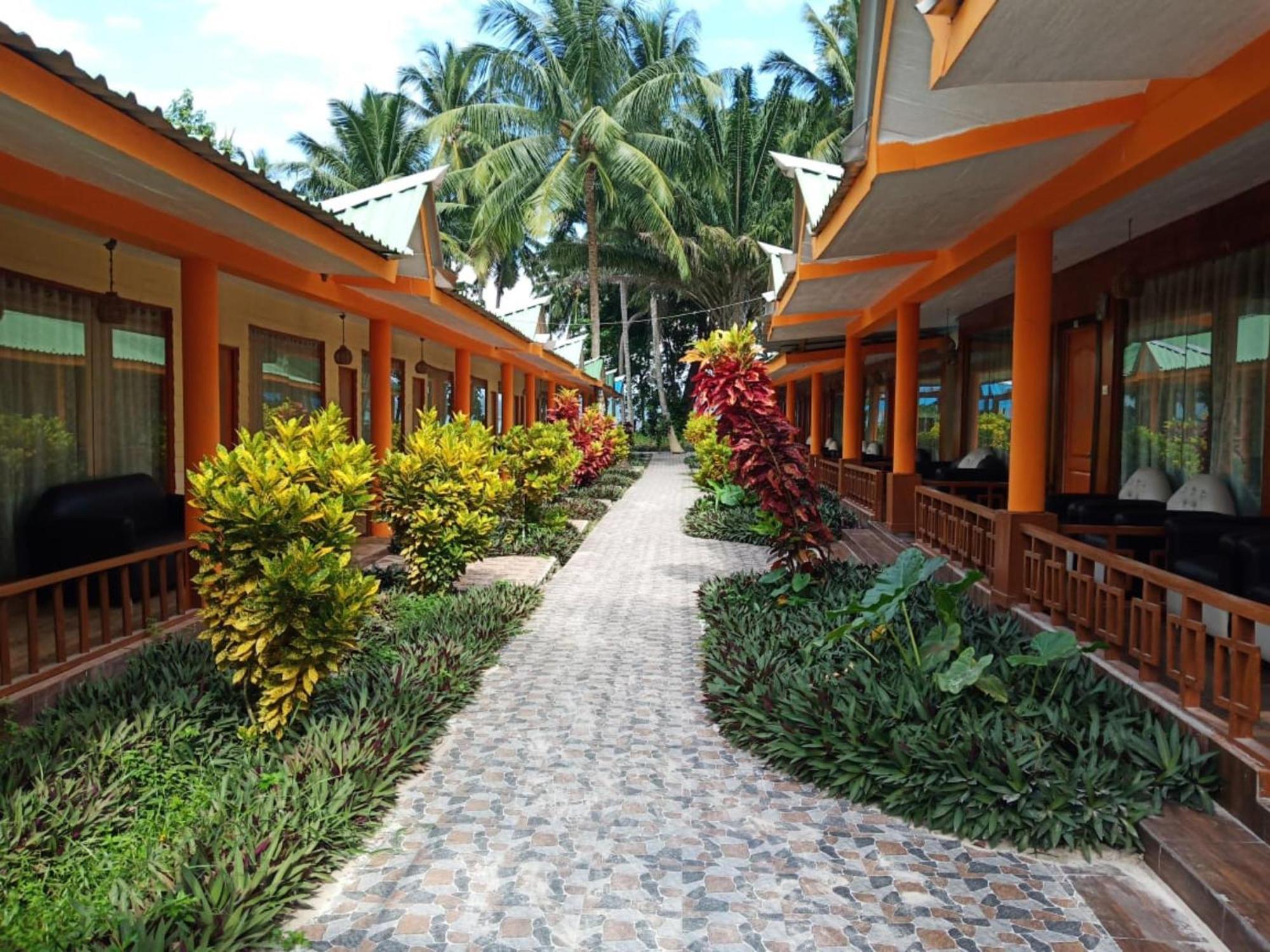 Gold India Beach Resort Govind Nagar Екстер'єр фото